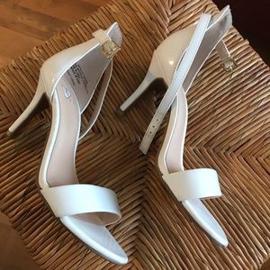 White heel